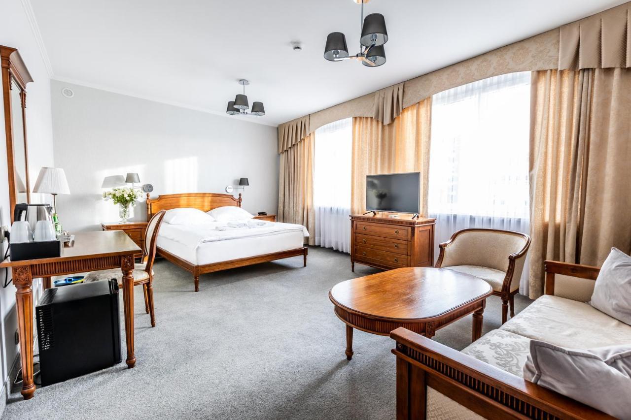 Hotel Pod Zlota Roza Кельце Экстерьер фото