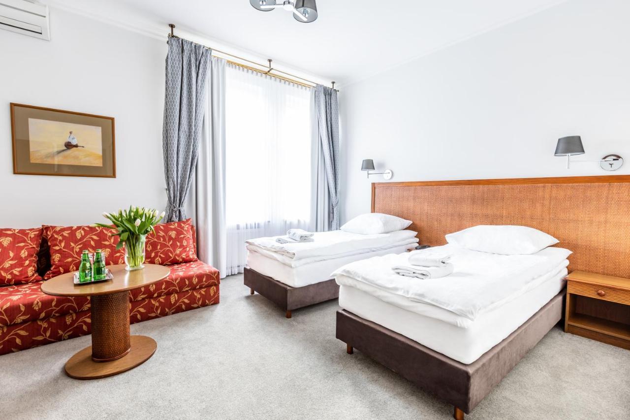 Hotel Pod Zlota Roza Кельце Экстерьер фото