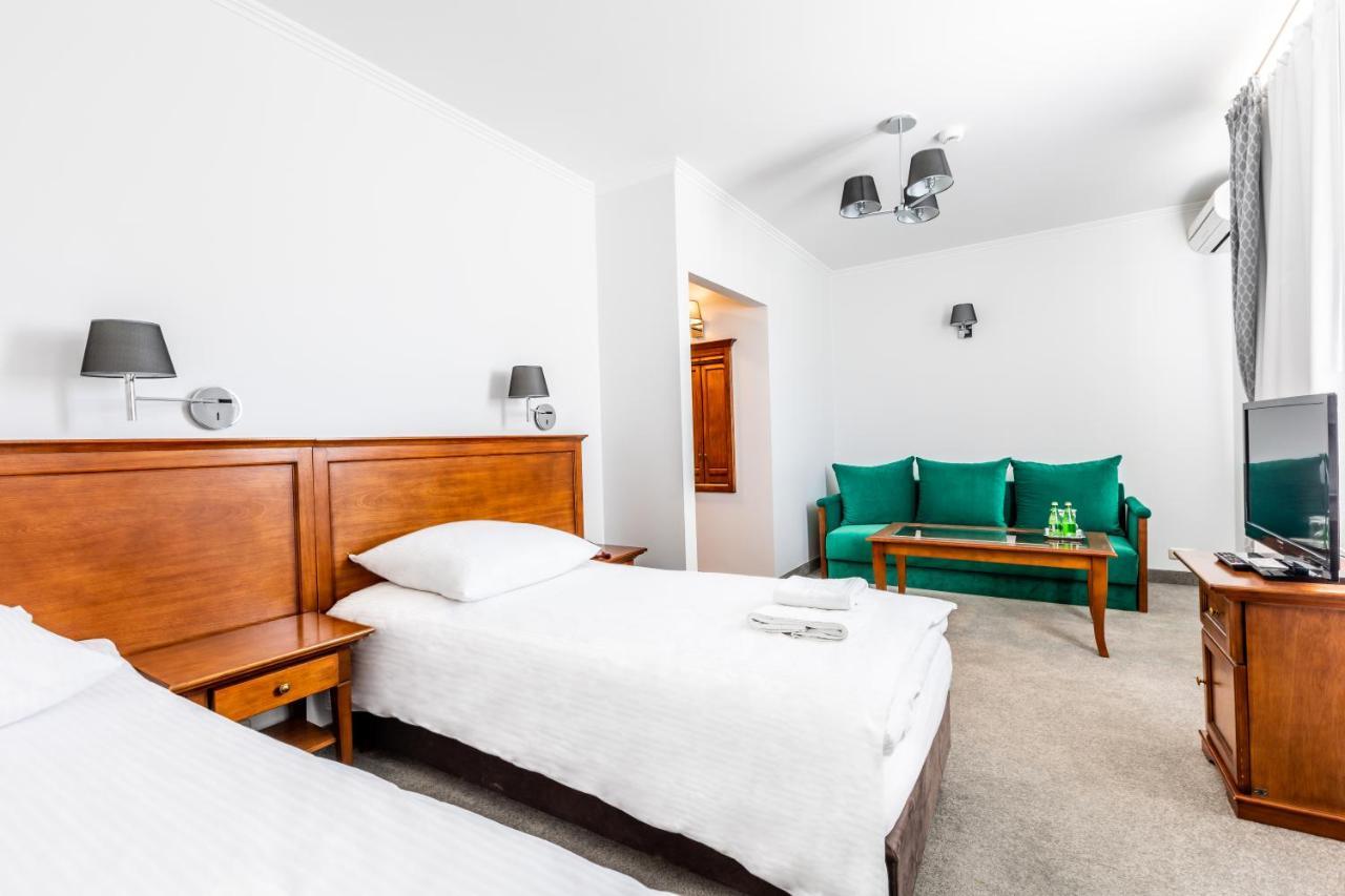 Hotel Pod Zlota Roza Кельце Экстерьер фото