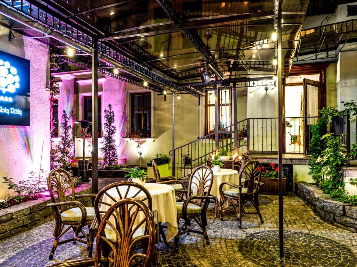 Hotel Pod Zlota Roza Кельце Экстерьер фото
