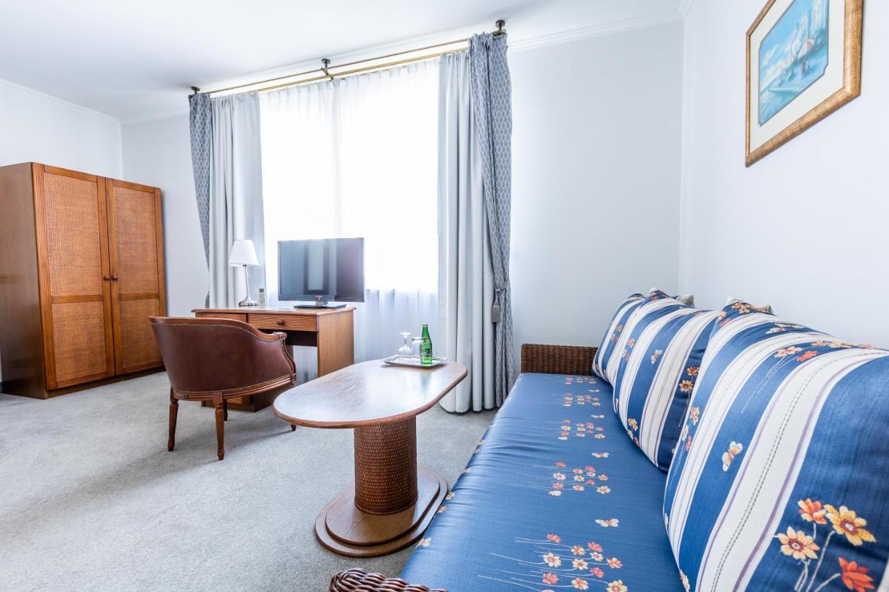 Hotel Pod Zlota Roza Кельце Экстерьер фото