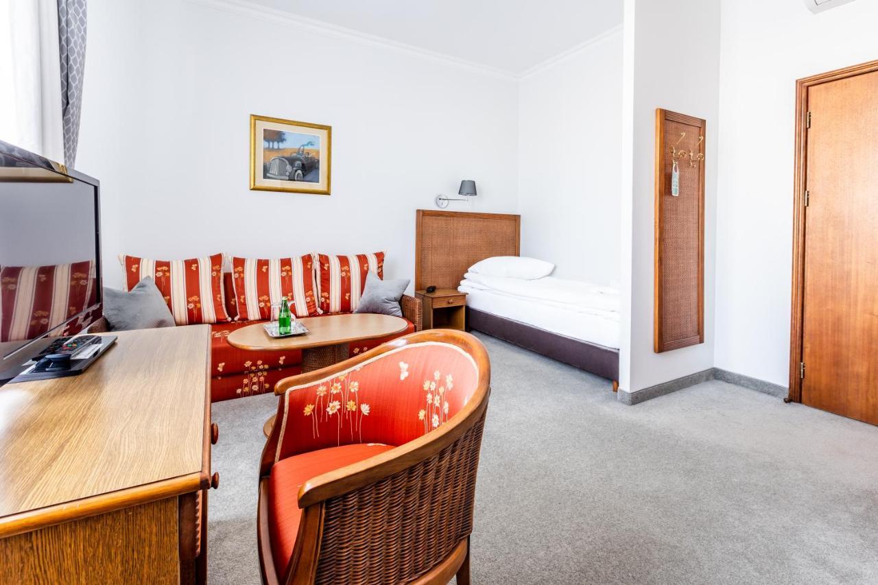 Hotel Pod Zlota Roza Кельце Экстерьер фото