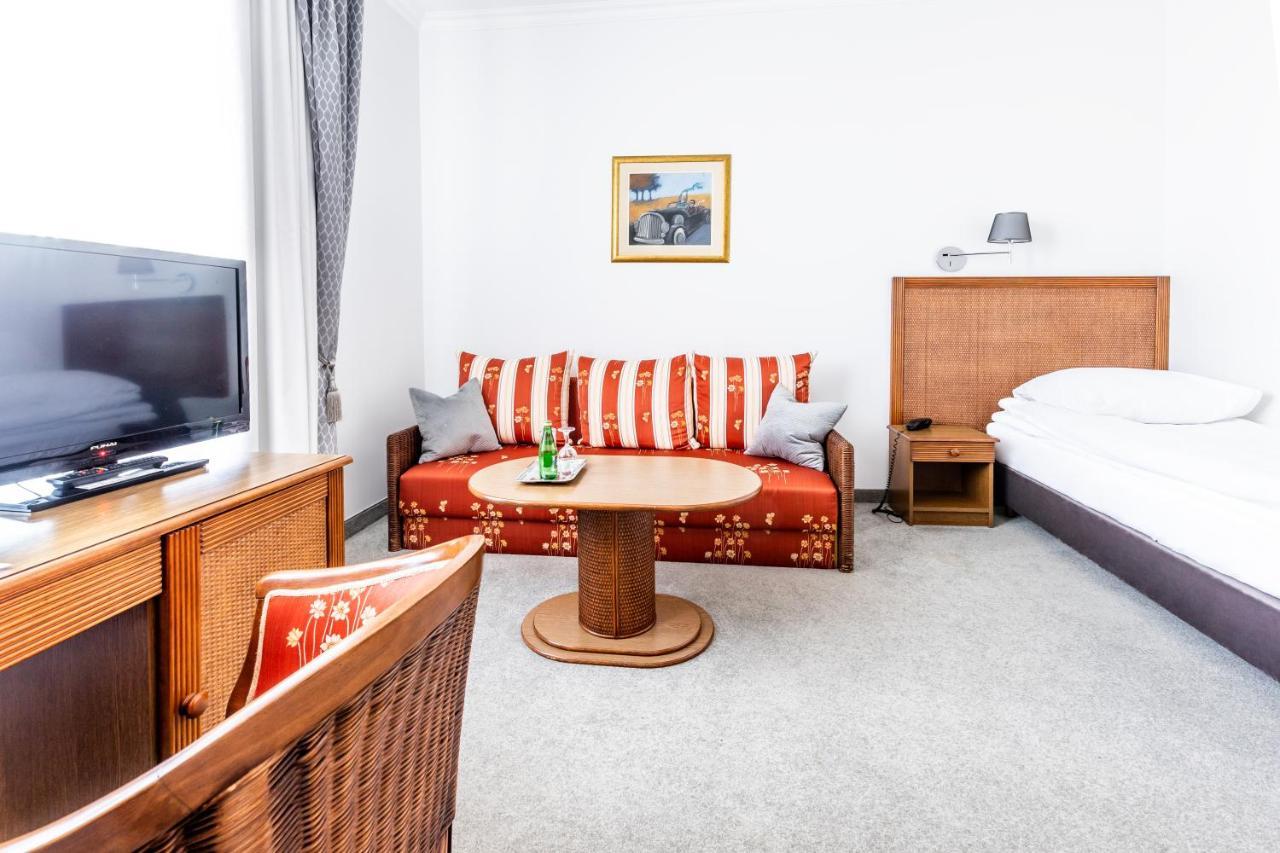 Hotel Pod Zlota Roza Кельце Экстерьер фото